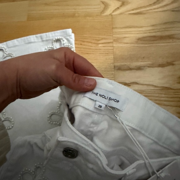 BRAND NEW NWT THE NOLI SHOP KAIA PEARL HIGH RISE JEAN - WHITE 28 - Picture 5 of 5